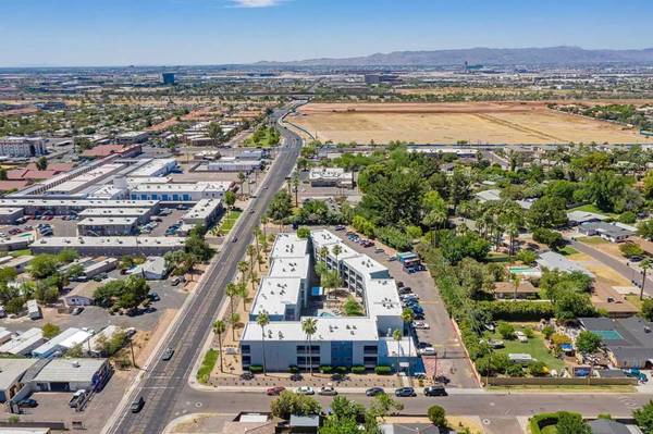 $1,550 / 2br - 1080ft2 - Vive grande, sueña más grande: ¡Disponible amplio de 2 habitaciones, 2 baños! (Phoenix - Gateway Community College)63623896687617124