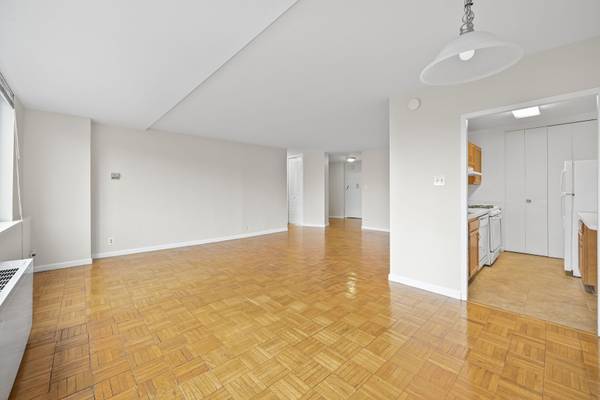 $2,999 / 2br - 1250ft2 - Tired of small spaces? LARGE, HARDWOOD, UTIL INCL!63822079474051124
