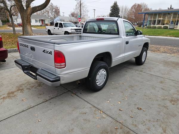ONE OWNER 2001 DODGE DAKOTA 4X4 77K MILES - $4,990 (richland)63470422067715121