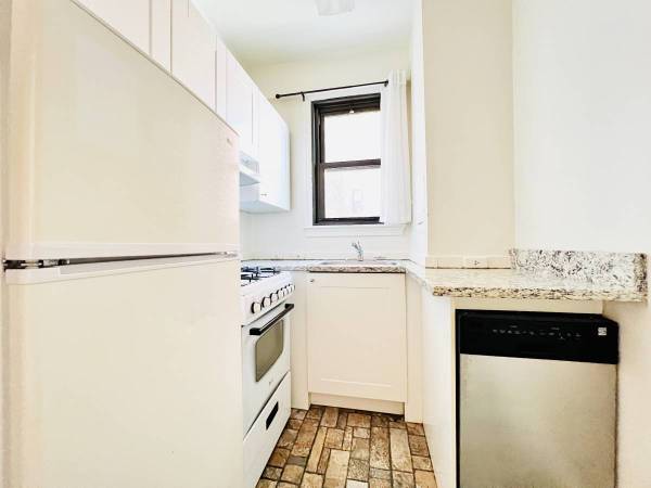 Amazing Studio Apt for Rent in Foggy Bottom 1