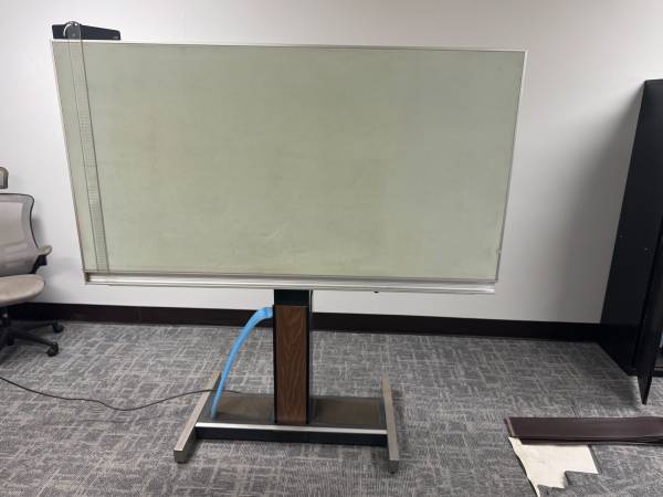 Drafting Table - Electric Height Adjustment 1