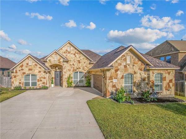 College Station,  Home for Sale - 4bd 3ba 1