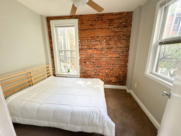 $1,395 / 1br - Cozy 1BR/1BA with Exposed Brick! At 326 S 16th Street in Rittenhouse! (Rittenhouse Square)63666762577155122