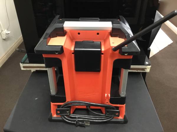 MILWAUKEE 2792-20 BLUETOOTH JOBSITE RADIO (TOOL ONLY) - $150 (Escondido)63471473664259123