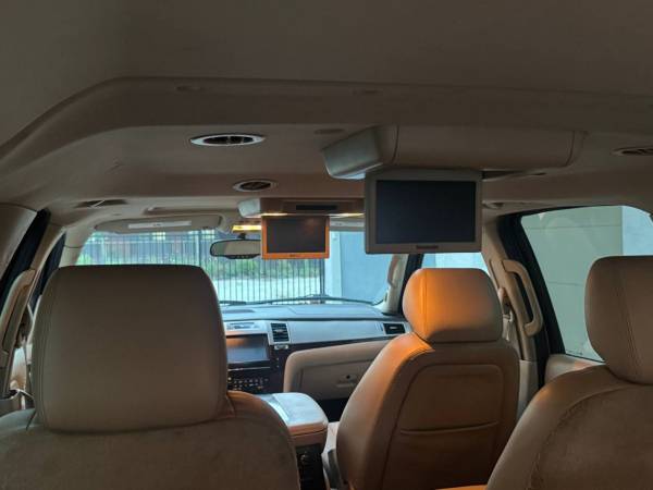 2011 Cadillac Escalade ESV - $15,800 (san jose east)63470229491331123