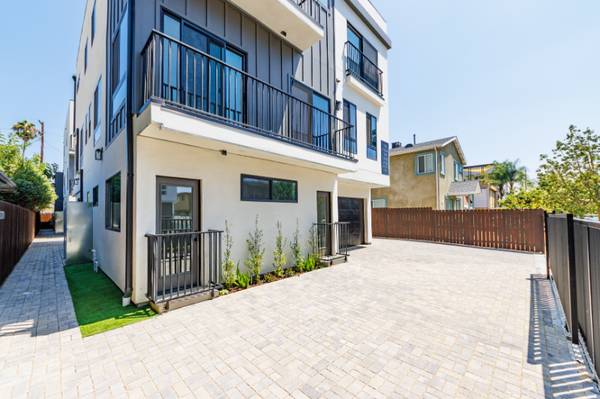 $5250.00 / 3br - 1900ft2 - UNO DE UNA CLASE - DEBE VER ESTE NUEVO TOWNHOME63857623604737121