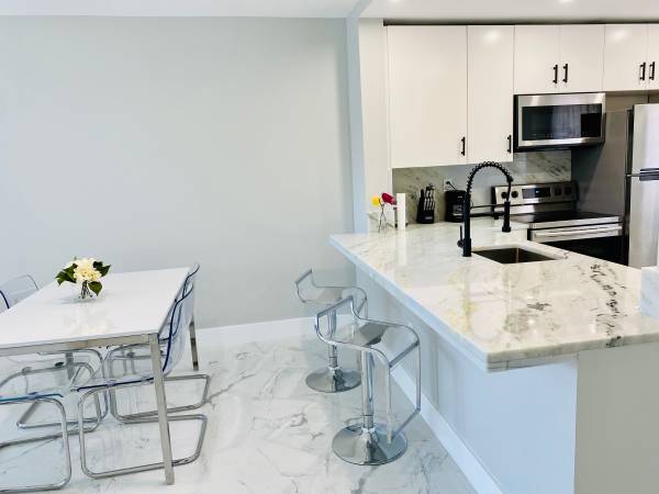 $2,900 / 1br - Stylish Furnished 1Br 1.5Bath Condo 1Block to Aventura Mall (Aventura)63825134324353124