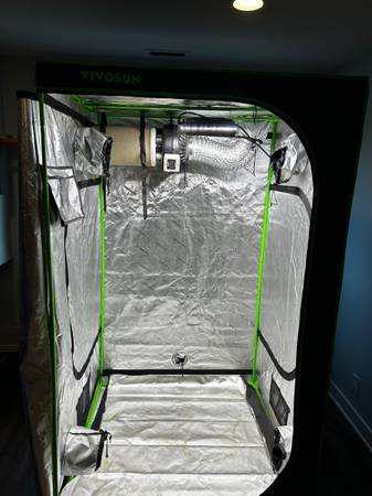Vivosun grow tent 1