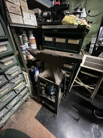 Anvil with stand 1