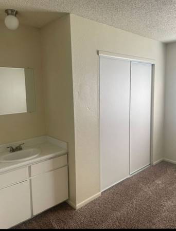 $700 / 1br - 0750ft2 - Traspaso de arrendamiento (Redding)63972529259650121