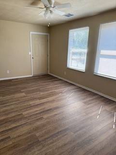 $885 / 2br - 850ft2 - ¡Apartamentos River Grove! ¡Market Square! Dos dormitorios RECIENTEMENTE REMODELADOS! (New Albany)64008826699905120