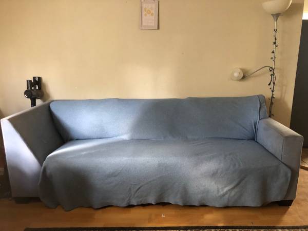 Blue Feather Couch with Blanket 1