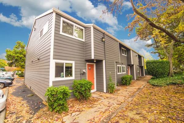 $1,450 / 2br - 825ft2 - 6 weeks free rent with a lease! Conveniently located 2 bed / 1 bath! 8 (BEAVERTON)63672671237251124