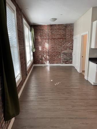 $1,895 Estudio en el centro de Hayward, paredes de ladrillo, cocina completa, mascotas permitidas (hayward / castro valley)63658112036609124