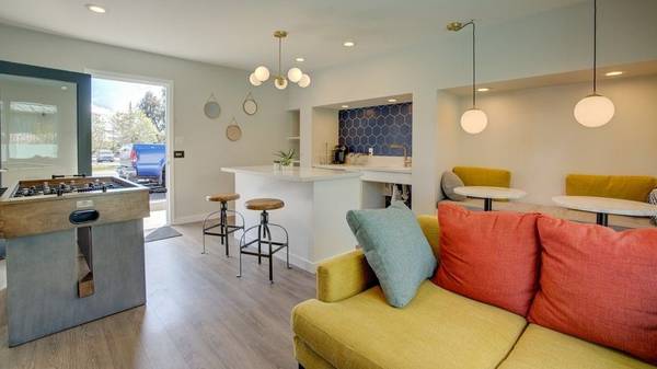 ❄️BABY ITS COLD OUTSIDE! 6 WEEKS FREE! ❄️ 1