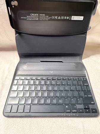 Logitech CREATE keyboard case for iPad Pro 9.7, black Y-U0030 1