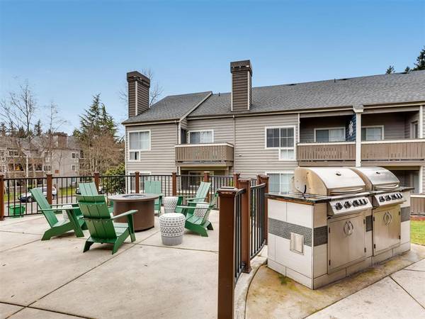 $2,214 / 2br - 1195ft2 - Exceptional 1- 2 BR  Homes with Up to 2 Months Free Rent Special! (Fairwood)63688479914243121