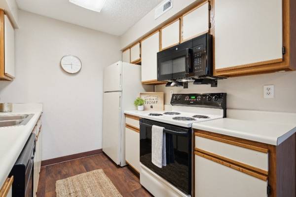 $1,245 / 2br - 920ft2 - > > > $99 para reservar este piso 1 para noviembre (NE Cedar Rapids)63679441301761124