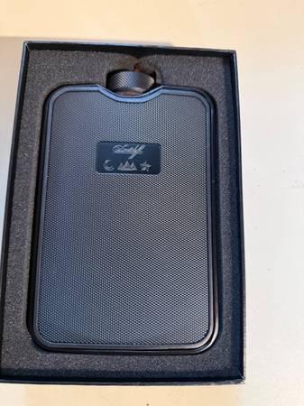 Davidoff flask/ cigar holder 1