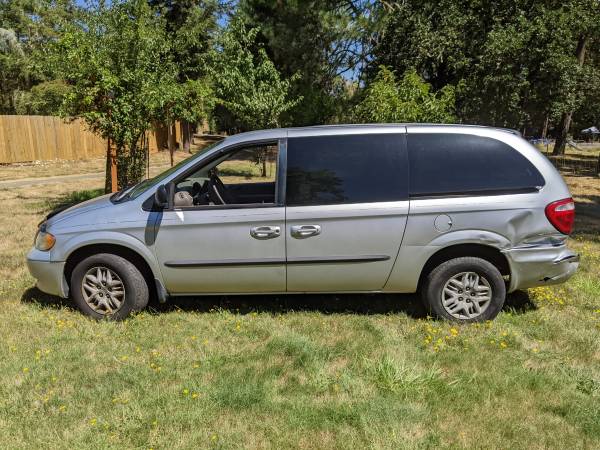 2003 Dodge Caravan - $2.250 (Junction City)63470221990529123