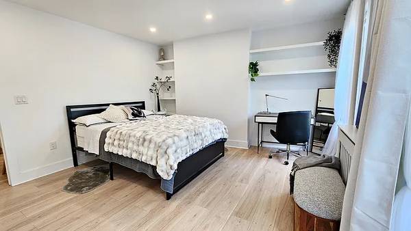$3,900 / 2br - Entire Sunny & Spacious WILLIAMSBURG 2BR/2BA Apartment (AVAILABLE) ((BROOKLYN) Williamsburg)64193136417409121
