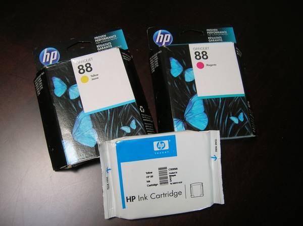 Brand New/Genuine HP 88 inks 1