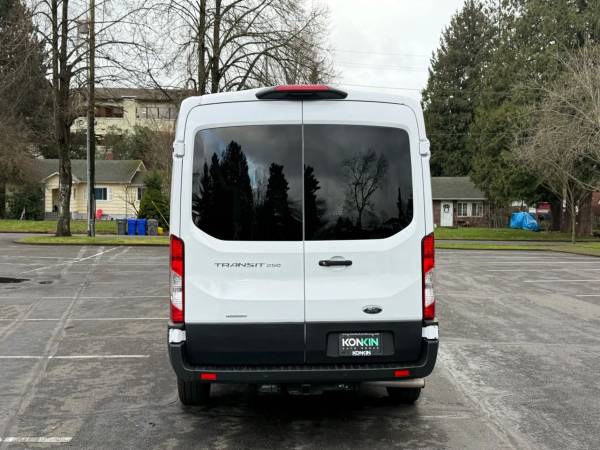 2025 Ford Transit 250 - Photo 4