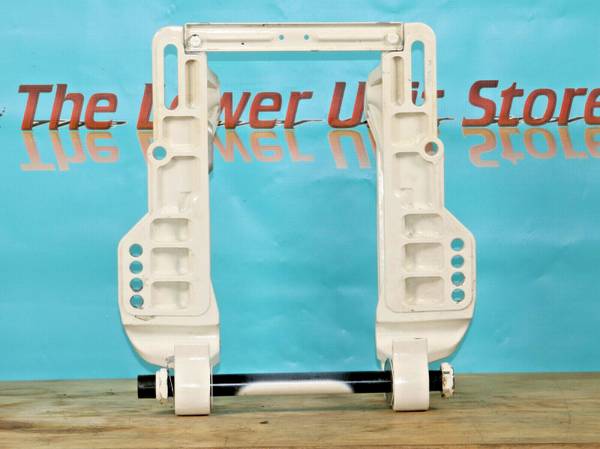 Evinrude ETec 15 25 30HP Complete Stern Bracket Assembly - $150 (Bloomington)63471408038913121