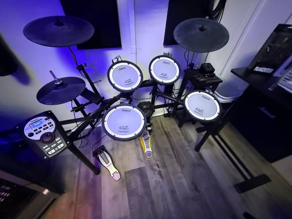 Roland TD11 V-Drum Kit 1
