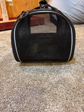 Hyper Pet small carrier 1