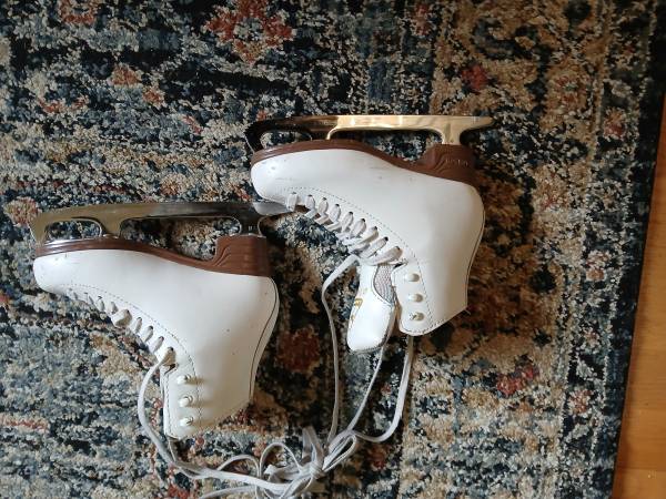 Jackson Mystique Figure Skates 1