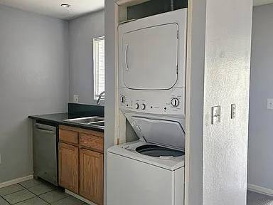 $1,600 / 2br - 666ft2 - Bright 2BR/2BA Upstairs Condo in Rancho Cucamonga64000755809283124