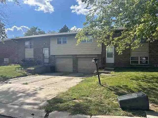 4 beds, 1.5 bath duplex (left side) 1