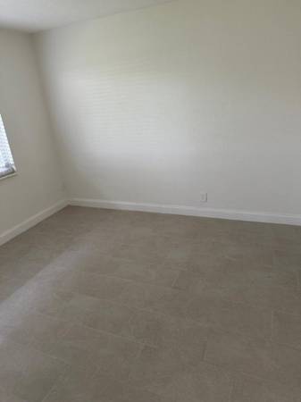 $2,600 / 2br - 2 HABITACIONES JUNTO A LA PLAYA; PRIMER MES COMPLETO GRATIS (Deerfield Beach)63825137442433124