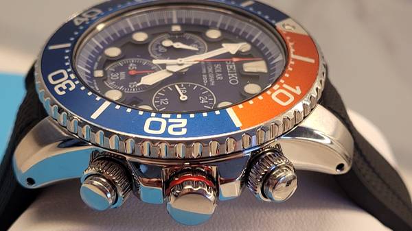 Seiko Rare Solar Watch V175-0AD0 Air Divers 200m Chronograph-Date