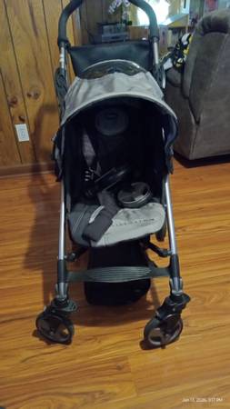 Chicca Stroller 1