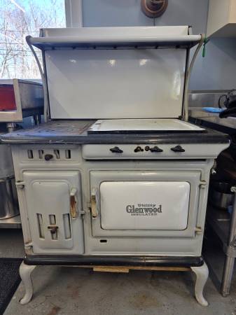 1930 Glenwood Stove 1