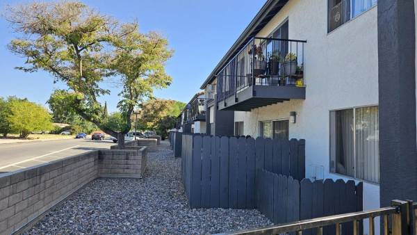 Laundry Facilities, Window Covering, On-Site Maintenance 1