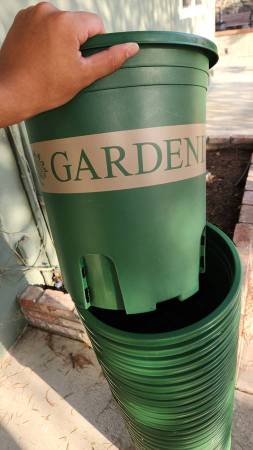 Brand new 5 gallon pots - $2 (Hemet)63471082523139121