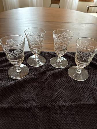 Four (4) Libbey Rock Sharp Crystal Cordial Glasses 1