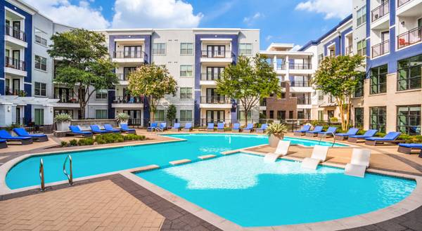 $1,628 / 1br - 754ft2 - THOUGHTFULLY DESIGNED ~ EVERY NEED ANTICIPATED! (Uptown/ Oaklawn/ Highland Park)63796350608515121