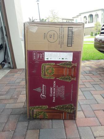 Brand New Decorative Christmas tree set with Lights for Sale 1