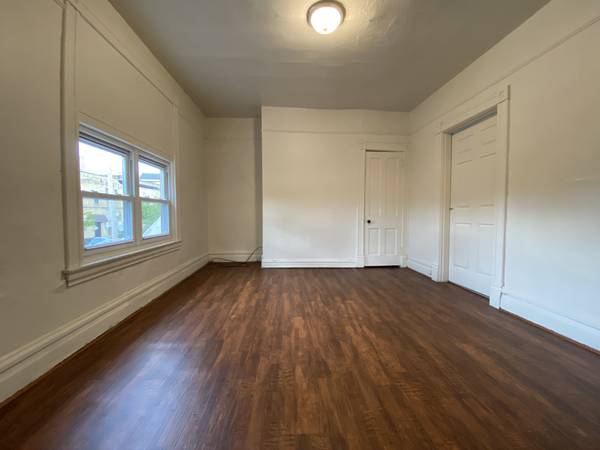 $2,625 / 3br - ¡Increíble apartamento de 3 habitaciones en excelente ubicación de Shadyside! ¡LLAME HOY MISMO!! (Shadyside / PITT / CMU / Squirrel Hill / Oakland)64013367780225122