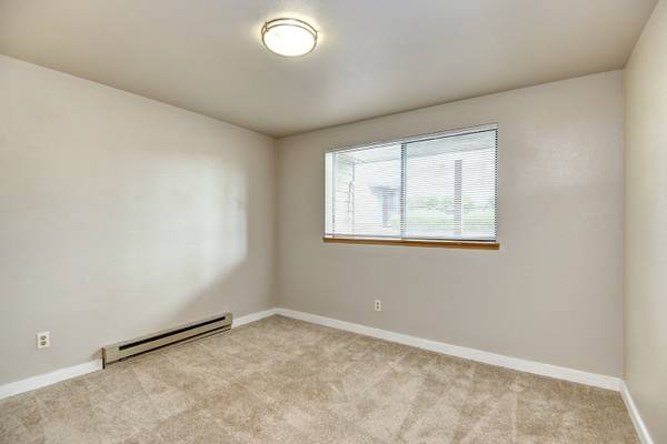 $1,595 / 1br - 570ft2 - Washer/Dryer, Garage Parking, Dishwasher (10321 Meridian Ave N, Seattle, WA)63934290057347120