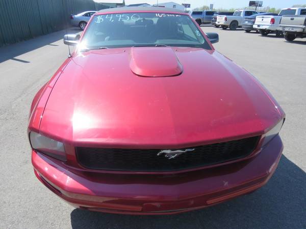 2006 FORD MUSTANG DESCAPOTABLE, TÍTULO LIMPIO, HERMOSO COLOR ROJO BRILLANTE!!! - $4.950 (LITTLE FALLS)63469772279043122