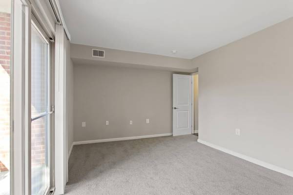 $1,891 / 1br - 781ft2 - Área de comedor, cocina totalmente eléctrica, preparada para cable (9705 Clocktower Ln, Columbia, MD)63694572428931124