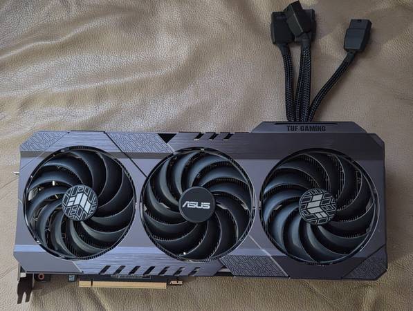 ASUS TUF RTX 4090 Nvidia 1