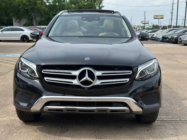 2018 Mercedes GLC 300 - Concesionario de Autos con Financiamiento Interno en SW Houston - $19,995 (Houston Financiamiento Interno)63622339718017121