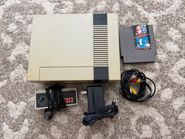 Nintendo nes console 1