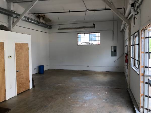 $1,500 / 700ft2 - Creative Work Space - Office - Retail - Workshop (CHASE ST)63825472464131122